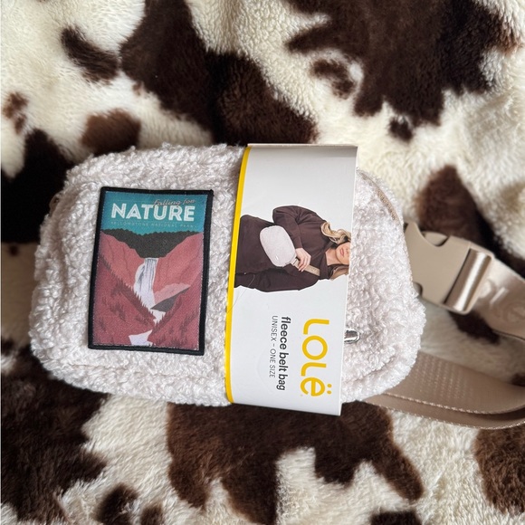 Lole Cream Fleece Belt Bag with Yellowstone Falling For Nature Patch - Picture 1 of 3
